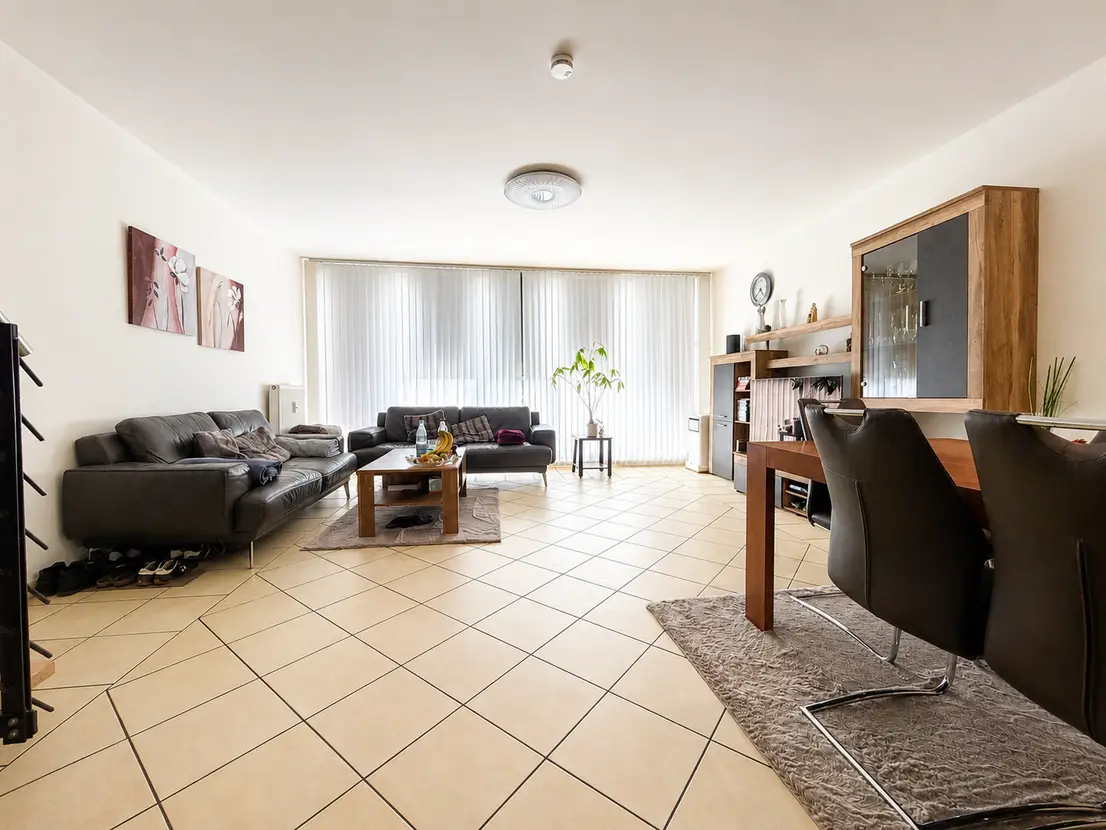 Schöne 4-Zimmer-Maisonettewohnung in Aachen-Eilendorf zu verkaufen Ansicht des Wohn- und Esszimmers, Schöne 4-Zimmer-Maisonettewohnung in Aachen-Eilendorf zu verkaufen. KTL Immobilien.